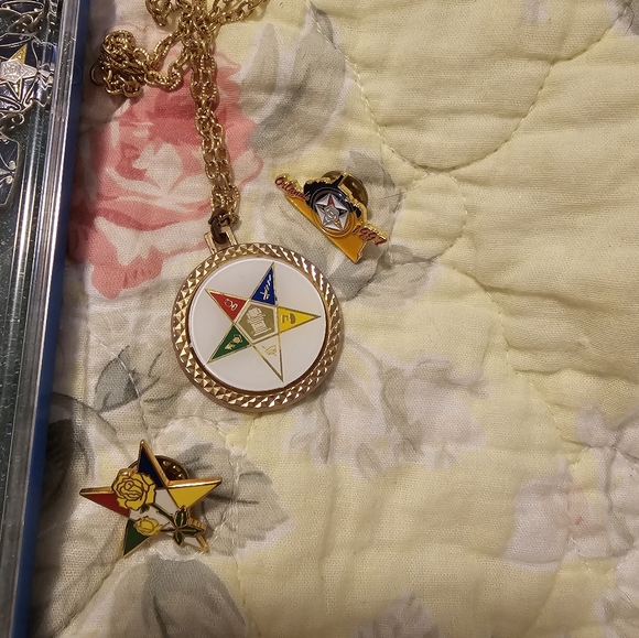 7) Order of the Eastern Star pieces - Picture 2 of 5